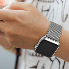 Carica l'immagine nel visualizzatore di Gallery, Cinturino Apple Watch Argento