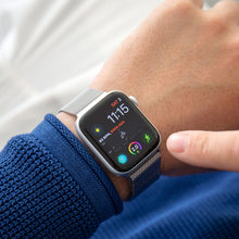 Carica l'immagine nel visualizzatore di Gallery, Cinturino Apple Watch Argento