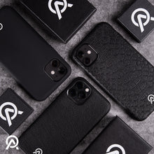 Carica l'immagine nel visualizzatore di Gallery, Cover iPhone drillo nera