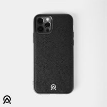 Carica l'immagine nel visualizzatore di Gallery, Cover iPhone pelle nera